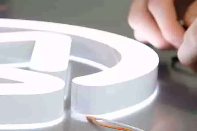világító opál plexi felirat világító opál plexi felirat